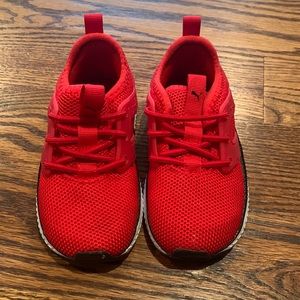 Puma toddler size 6c sneaker